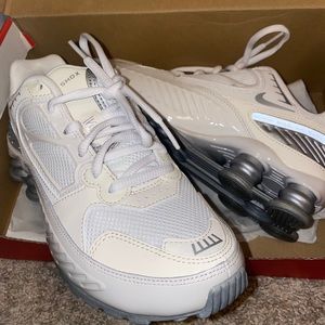 Nike Shox Enigma Sneaker